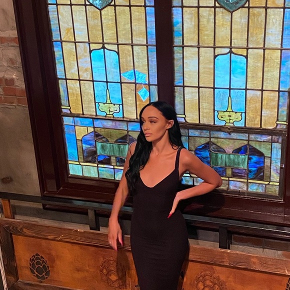 MEET YOUR POSHER!!!! I.G: @ariana_ sneed - Picture 1 of 5